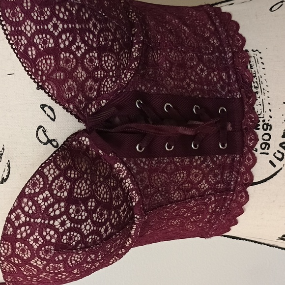 Victoria Secret Lace Bustier in Burgundy - Picture 3 of 5